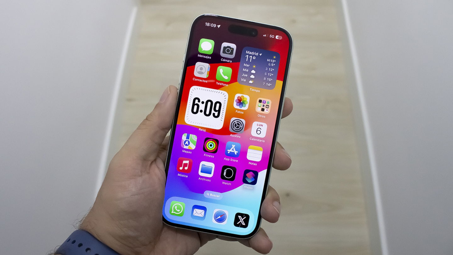 iPhone 15 con iOS 17